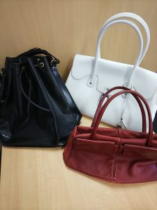 大吉長崎屋小樽店では、【ヴィトン】から【ノーブランド】まで・・・あらゆるバックをお買取り致します。