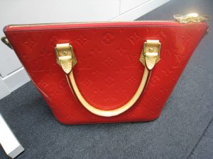 富士市でヴィトンのバッグの買取は大吉アピタ富士吉原店