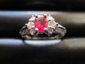 大吉 武蔵小金井店 ルビー プラチナリングの画像です。