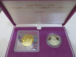 大吉 武蔵小金井店 天皇陛下御在位20年記念 1万円金貨の画像です。