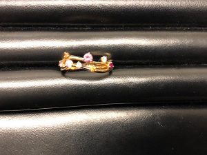 宝石の付いた指輪のお買取なら買取専門店大吉二子玉川店にお任せください。
