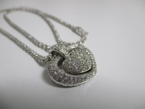 富士市でダイヤ付きネックレスの買取は大吉アピタ富士吉原店