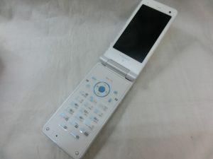ドコモの携帯電話SH-11Cをお買取りしました大吉鶴見店です。