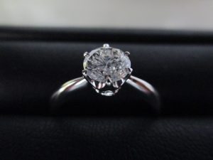 大吉小山店で買取したダイヤリングの画像です