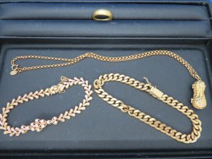貴金属 純金・18金アクセサリーをお買取りさせて頂きました。