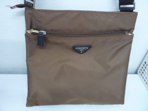 PRADA プラダ 売る 大分