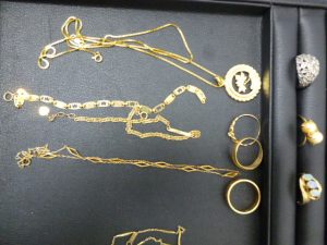 使わなくなったネックレスや指輪（貴金属）の買取は、買取専門店大吉ゆめタウン中津店でどうぞ。