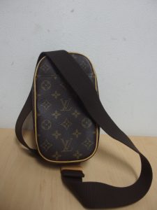 LV モノグラム ポシェットガンジュ