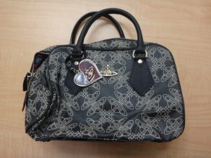 大吉調布店で買取したブランド ヴィヴィアン ウエストウッド のバッグ