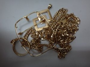 大吉調布店で買取した金のアクセサリー