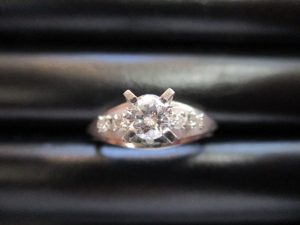 大吉 武蔵小金井店 プラチナダイヤリングの画像です。