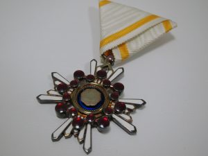 勲章を売るなら大吉デュオこうべ店へ!