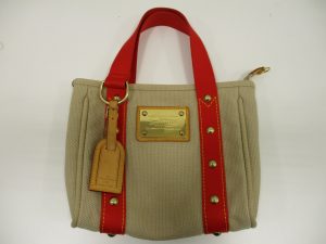 バッグの高価買取なら、明石市大久保町にある大吉イズミヤ西神戸店で決まりっ!