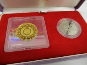 明石市大久保町にある大吉イズミヤ西神戸店で、記念メダルの高価買取をしております。