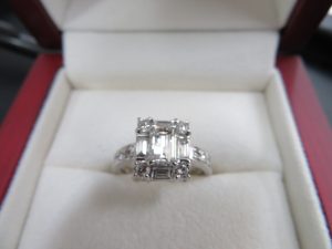 ダイヤモンドリングをお持ち頂きました。