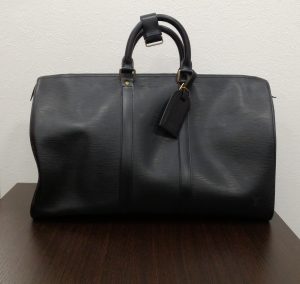 ルイヴィトンの黒のキーポルをお買取りいたしました。ルイヴィトンなら大吉 聖蹟桜ヶ丘オーパ店へぜひどうぞ。