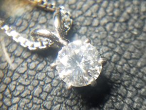 小さなダイヤも査定に自信あり!!大吉長崎築町店はお買取り致します!