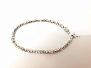 テニスブレスも売却するなら、三田市の大吉キッピーモール三田店へ！