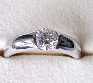 ダイヤの買取なら、買取専門店「大吉」久米川店へ！！