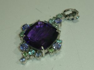 貴金属 プラチナ 色石 ジュエリー 買取 買い取り 北九州市 小倉北区 魚町