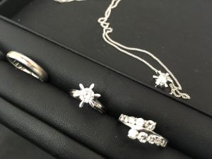 堺市・大阪市の皆様　ダイヤモンドの買取なら大吉堺東店へ。