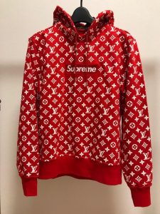 シュプリームとルイヴィトンのコラボパーカーをお買取りさせて頂きました、大吉松山久万ノ台店です。
