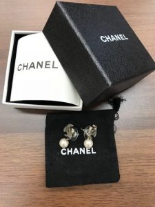 シャネルピアスのお買取り、大吉松山久万ノ台店です。