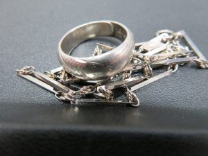 PM刻印のプラチナリング・ネックレスをお買取りさせて頂きました。