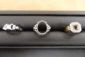 石が外れていても大丈夫！アクセサリーの買取は大吉 えるむプラザ三田店まで(^^)