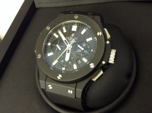 大吉大船店でウブロの時計を買取致しました。