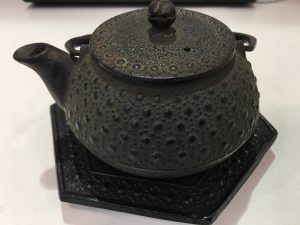 鉄瓶の買取もしている大吉伊勢ララパーク店です。