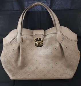LV モノグラム マヒナ シールスをお買取りさせていただきました！ 買取専門店 大吉 聖蹟桜ヶ丘オーパ店です。