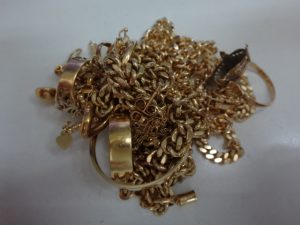 大吉調布店で買取した金のアクセサリー