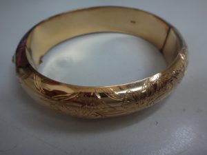 大吉調布店で買取した金のアクセサリー