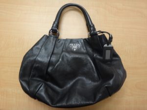 大吉調布店で買取したプラダのバッグ