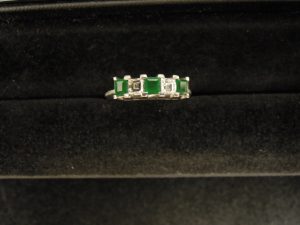 エメラルド 大吉今里店