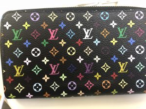 勢いで買っちゃったブランド品、お任せください。大吉八戸店で高価買取中！！