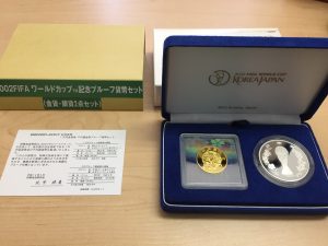 2002年 FIFAワールドカップ記念プルーフ貨幣セット 1万円純金貨+1000円純銀貨