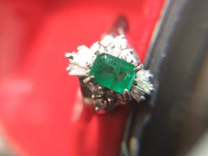 エメラルドも買取ります。大吉キッピーモール三田店です。