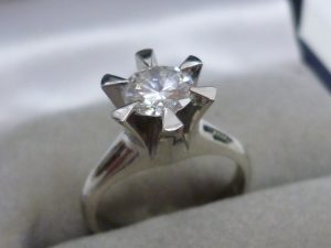 ８月もダイヤモンドのお買取は、買取専門店大吉ゆめタウン中津店にお任せください。