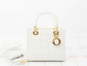 レディディオール　エナメル　白