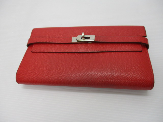 ブランド品高く買取ます！生駒駅すぐの買取専門店大吉グリーンヒルいこま店です！