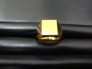 買取専門店 大吉 JR八尾店。金の指輪をお売り下さい。