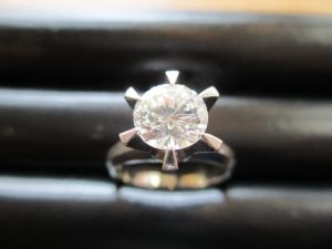 大吉 武蔵小金井店 ダイヤモンド プラチナリングの画像です。