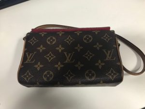 大吉鶴見店はルイヴィトンのレシタルをお買取り致しました。