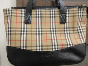 バーバリーの高価買取なら富士市にある大吉アピタ富士吉原店です。