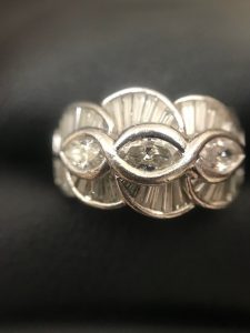 ダイヤのリングを売るなら、大吉松山久万ノ台店にお任せください。