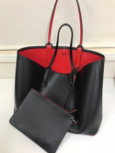 クリスチャンルブタンを超高価買取させて頂きました、大吉松山久万ノ台店です。