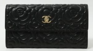 カメリア　キャビア　長財布　２２番台