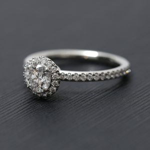 ダイヤモンド売るなら松山市の大吉松山久万ノ台店です。